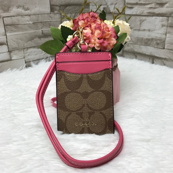 Coach Accessories - 👜COACH🌺ID LANYARD 2 3/4"